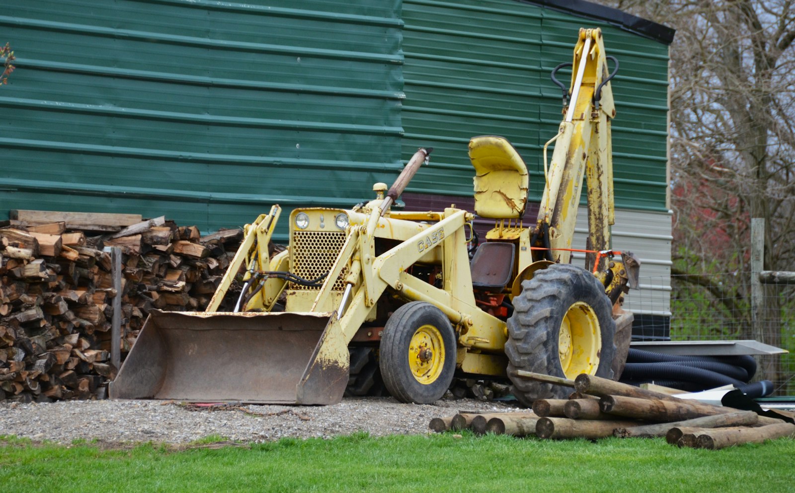 Gehl Backhoe Loader