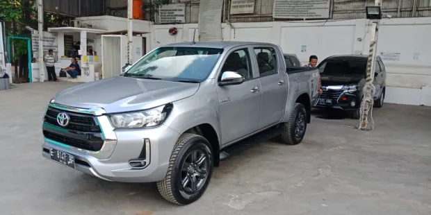 Light Vehicle HILUX  2