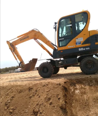 Wheel Excavator Hyundai R60 whatsapp image 2019 12 07 at 17 27 53